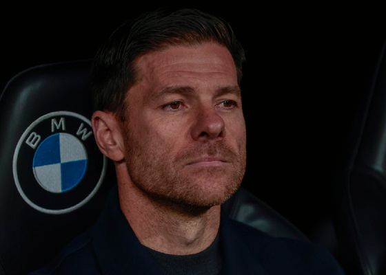 Xabi Alonso gana fuerza para dirigir al Chelsea ante la pasividad del Liverpool