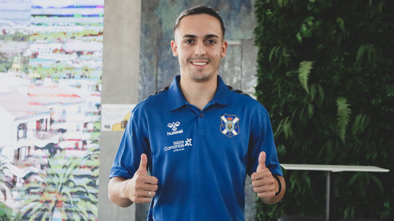 Luismi Cruz da un paso en el Tenerife de la mano de Álvaro Cervera