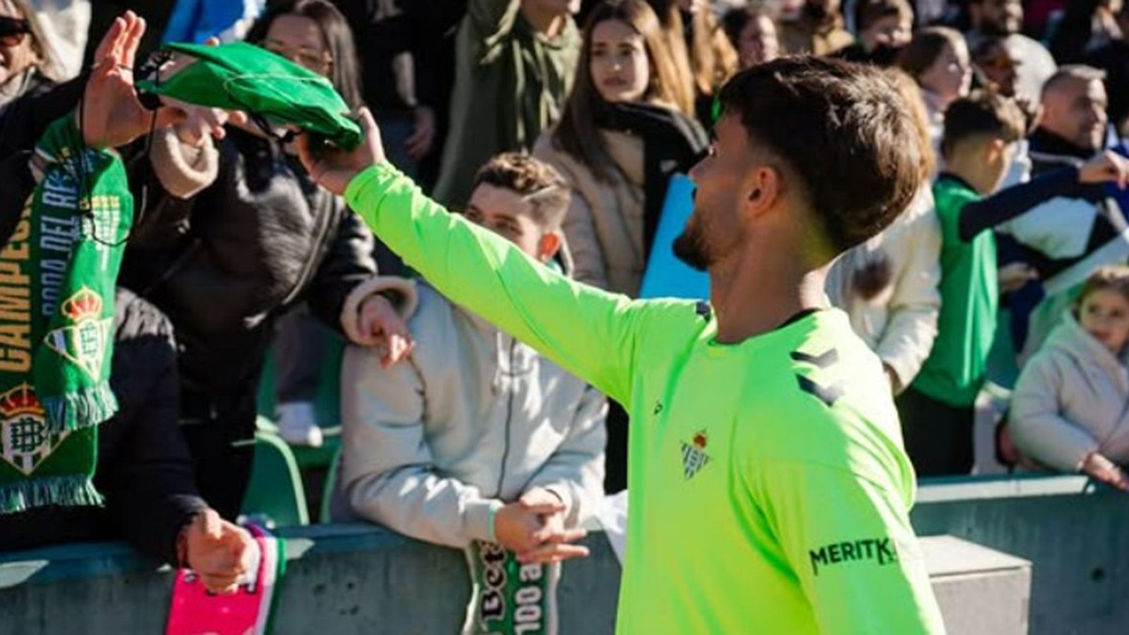 Fichaje oficial tras no renovar en el Betis