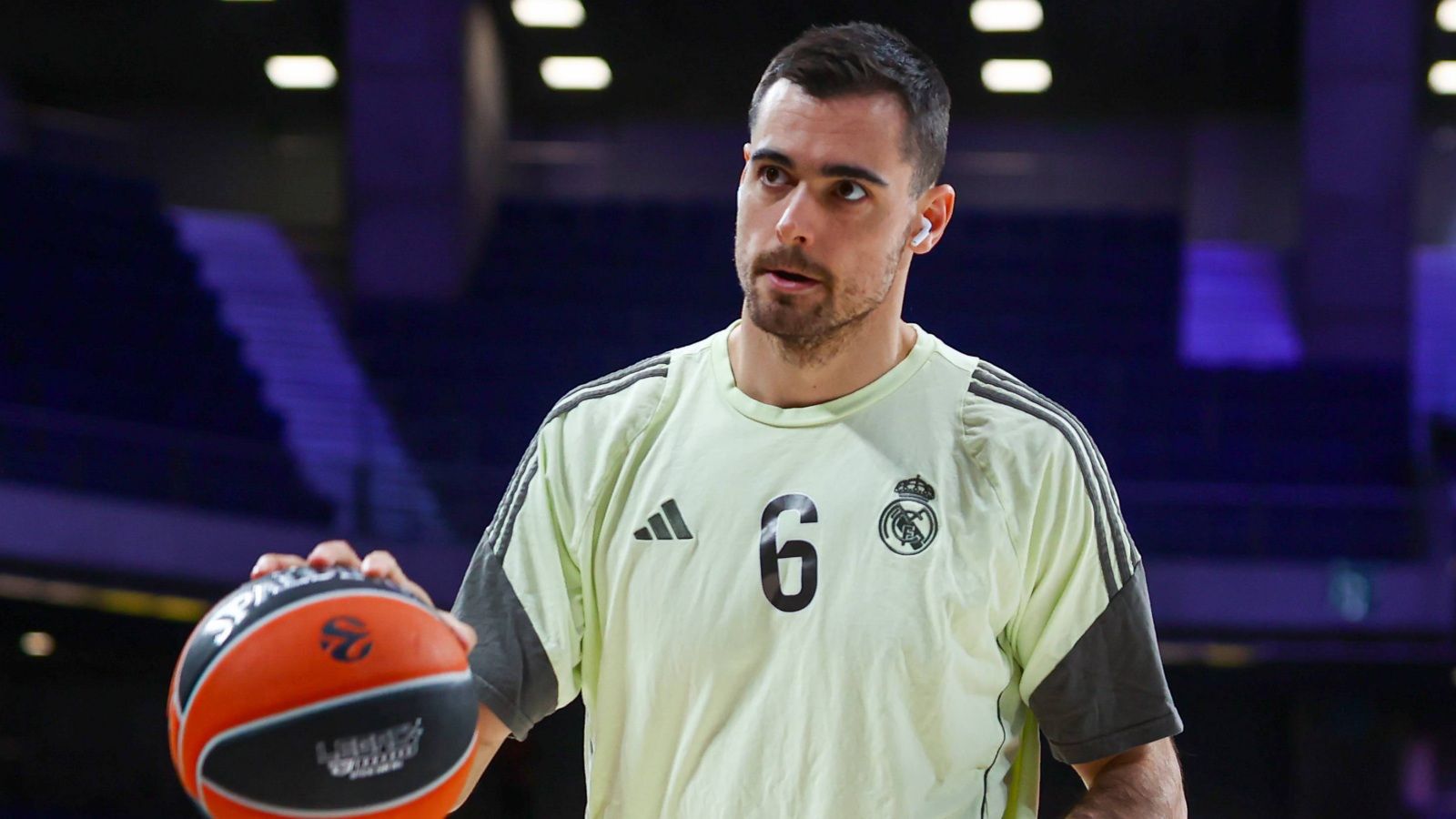 Alberto Abalde admite los ajustes, critica el calendario y señala a Kevin Punter de cara al Clásico contra el Barça