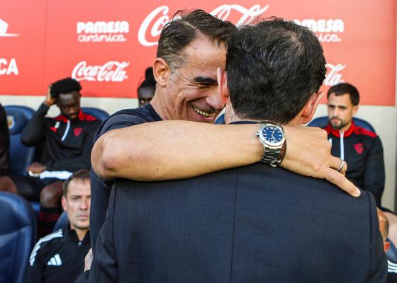 García Plaza explica sus ajustes para remontar y rebaja la euforia en el Sevilla: "Todavía no está hecho"