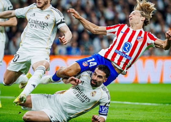 Los irónicos dardos del Atlético de Madrid a los árbitros por la polémica del derbi ante el Real Madrid: "Nos surge una duda"