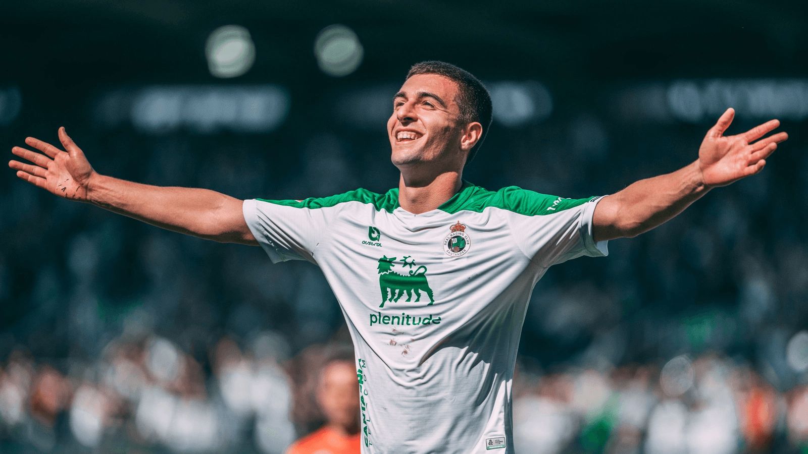 El Racing de Santander "estaría encantado" de que Karrikaburu siguiese