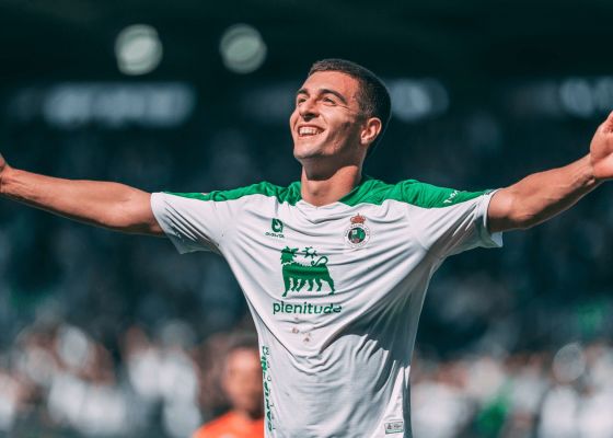 El Racing de Santander "estaría encantado" de que Karrikaburu siguiese
