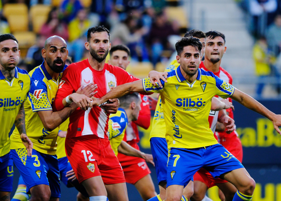 Almería - Cádiz: Horario y dónde ver en TV hoy el partido de LaLiga Hypermotion