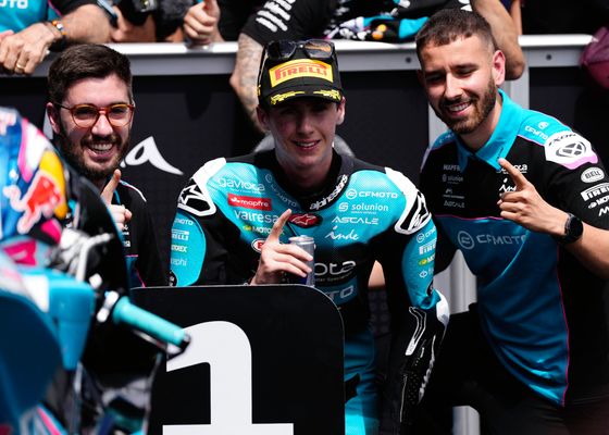 Máximo Quiles es máximo líder en Moto3 y Guevara reina en Moto2