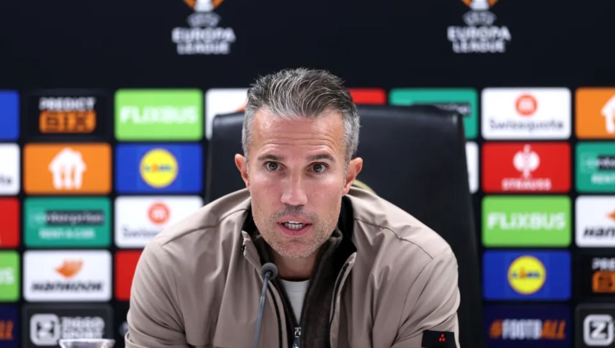 La rivalidad con Antony, su opinión de Pellegrini o el fichaje frustrado por el Sevilla: Van Persie responde antes del Betis - Feyenoord