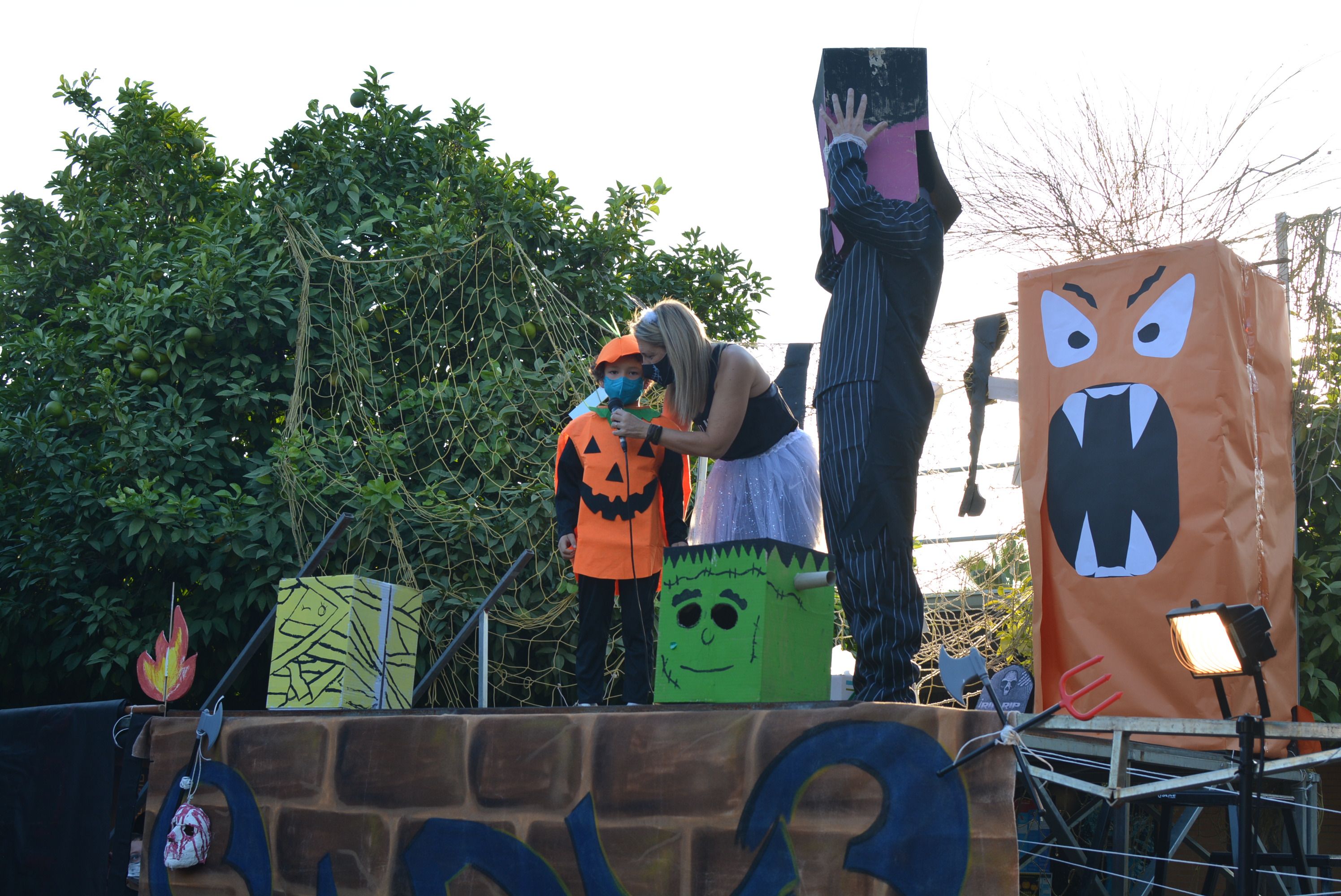 Adéntrate en el Halloween SADUS