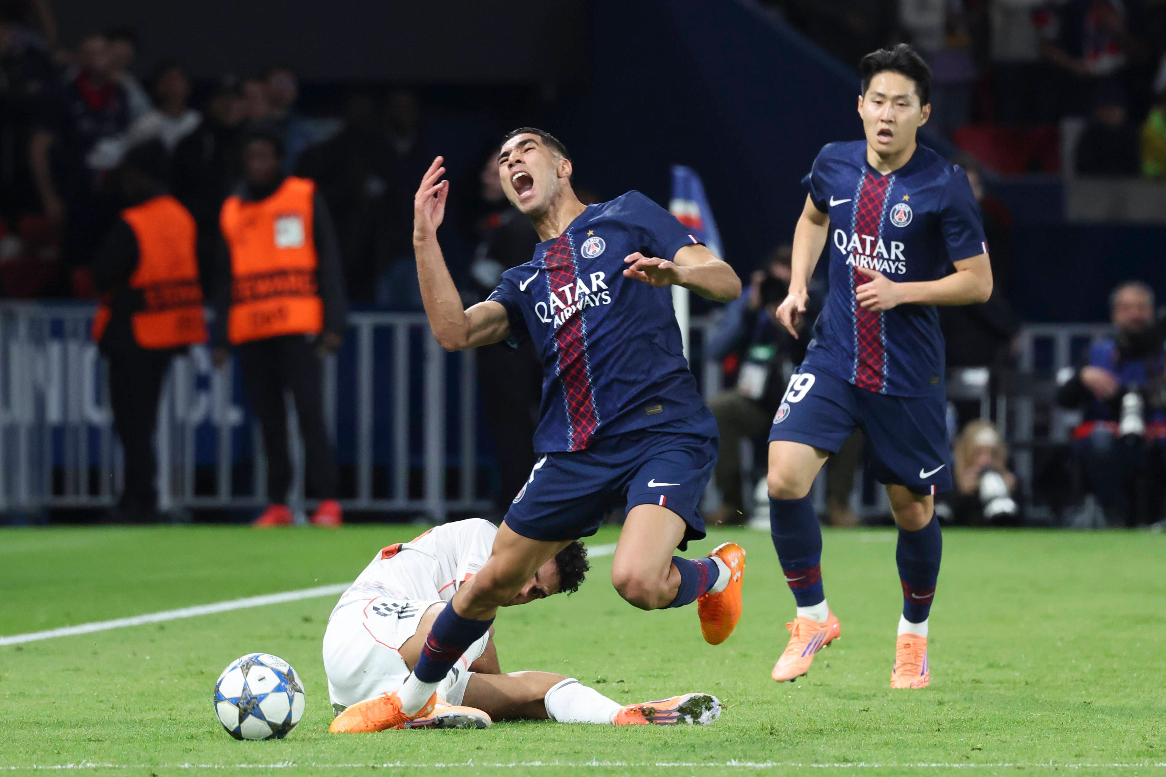 Achraf Hakimi evita el quirófano pero su tiempo de baja hace peligrar la Copa África