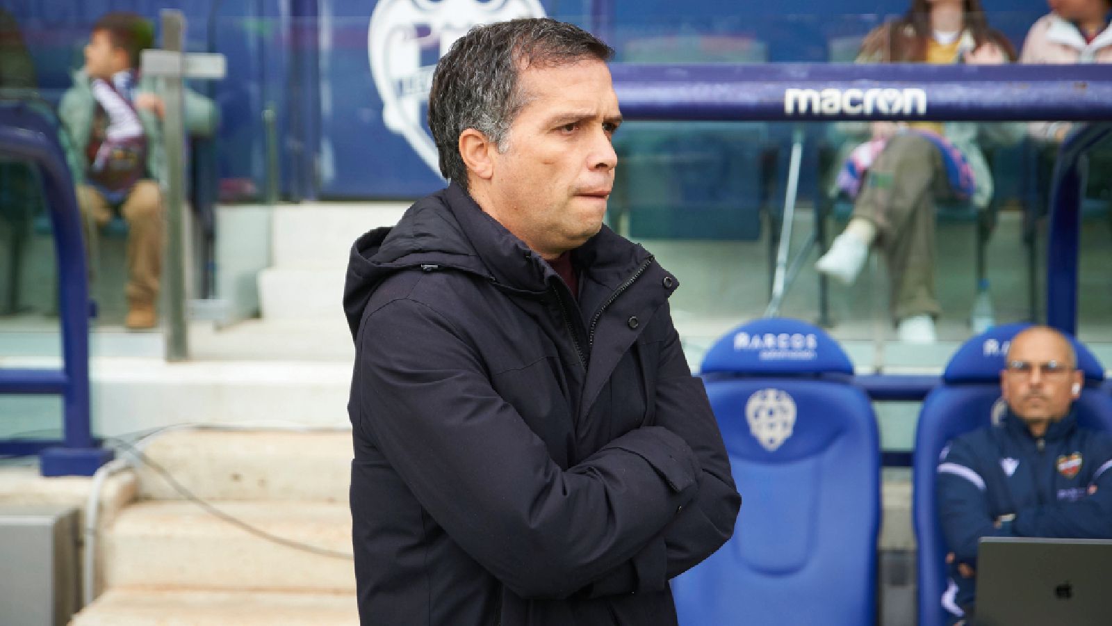Luis Castro lamenta el empate del Levante y habla de la lesión de Tunde: "Pienso que para el próximo partido no va a estar"