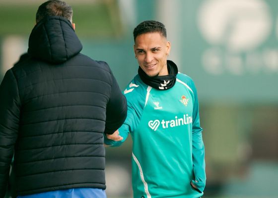 Lista del Betis con sólo 19 convocados para visitar al Alavés: vuelve Bakambu, ocho lesionados, dos dudas hasta última hora...