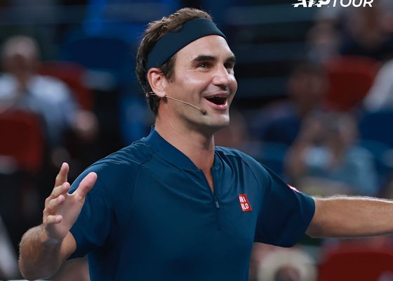 Roger Federer deslumbra en el Masters 1.000 de Shanghái con su regreso a las pistas