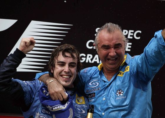 Flavio Briatore vio venir a Fernando Alonso: "Sabía que cuando se subiera al coche marcaría la diferencia"