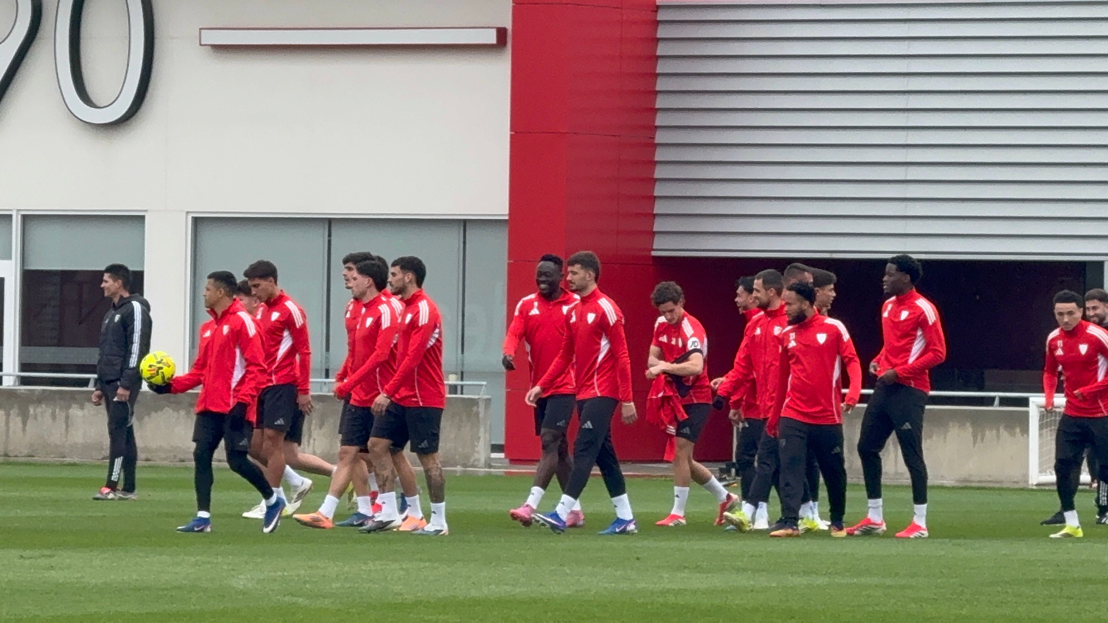 Maupay y Vargas siguen entrenando con el grupo y apuntan al Rayo 