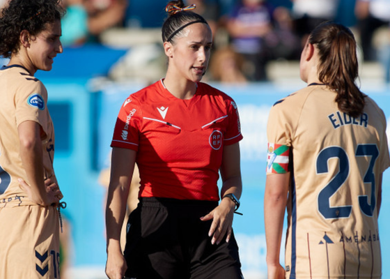 El VAR barato que sale caro: el FVS provoca interrupciones y ralentiza el juego en la Liga F