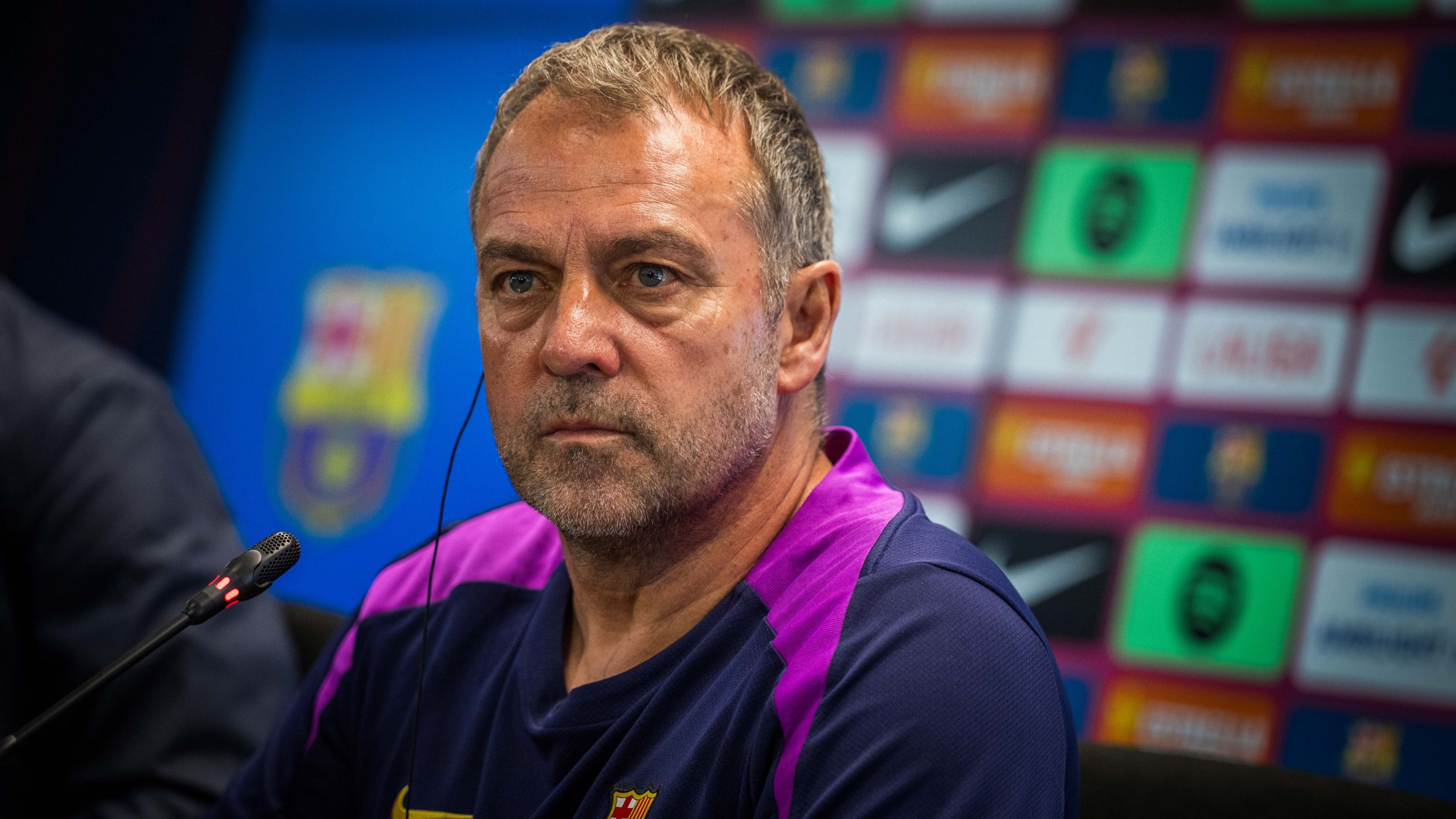 Flick confirma su renovación y da un consejo a Lamine Yamal: "﻿Son cosas que no me gustan, lo he hablado con él, ﻿nosotros nos dedicamos a jugar al fútbol"
