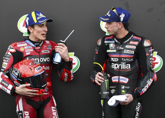 Bezzecchi irrumpe y amenaza el reinado de Marc Márquez