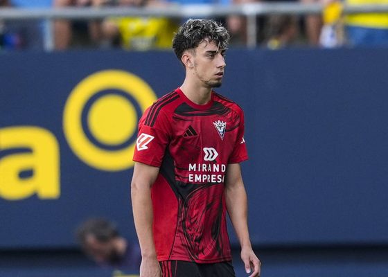 El Valencia, preocupado por la situación de uno de sus jóvenes: Iker Córdoba