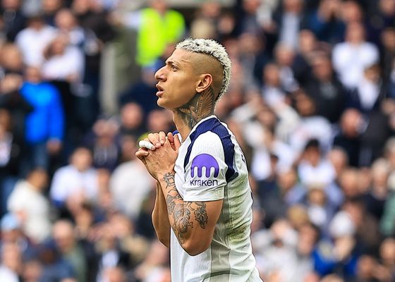 Crisis total en el Tottenham: a un paso del descenso tras caer ante un rival directo