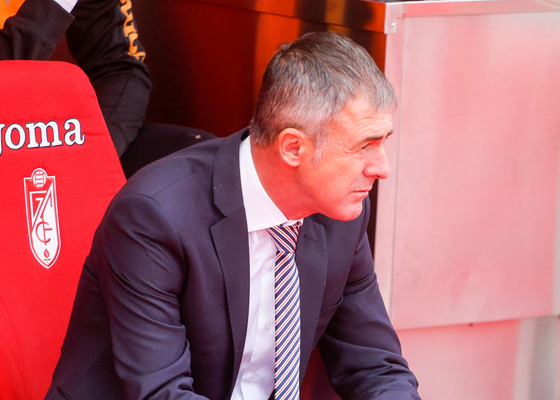 Lucas Alcaraz sonó para entrenar al Granada al final de temporada