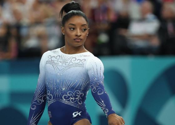 Simone Biles, estafada