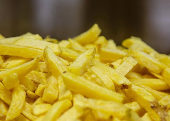 El local de Madrid que arrasa con sus patatas fritas servidas en cono