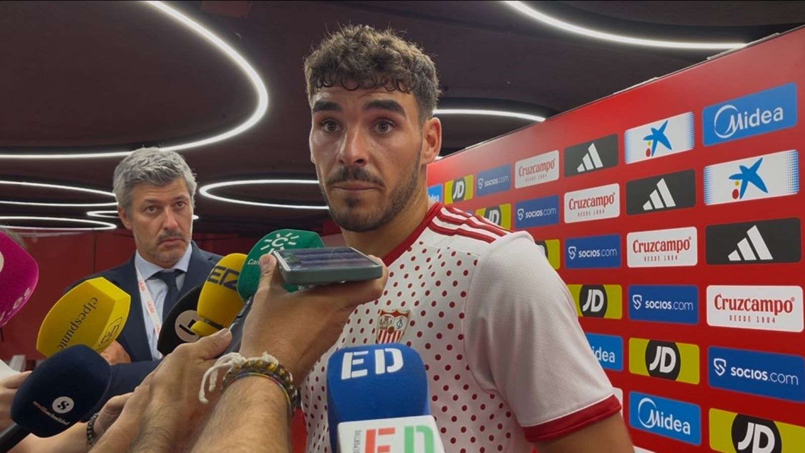 Isaac Romero carga contra Rafa Mir