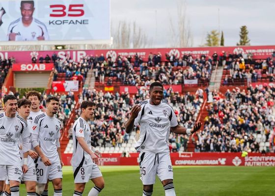 Sevilla y Betis encabezan la terna para fichar a la gran revelación de 2025