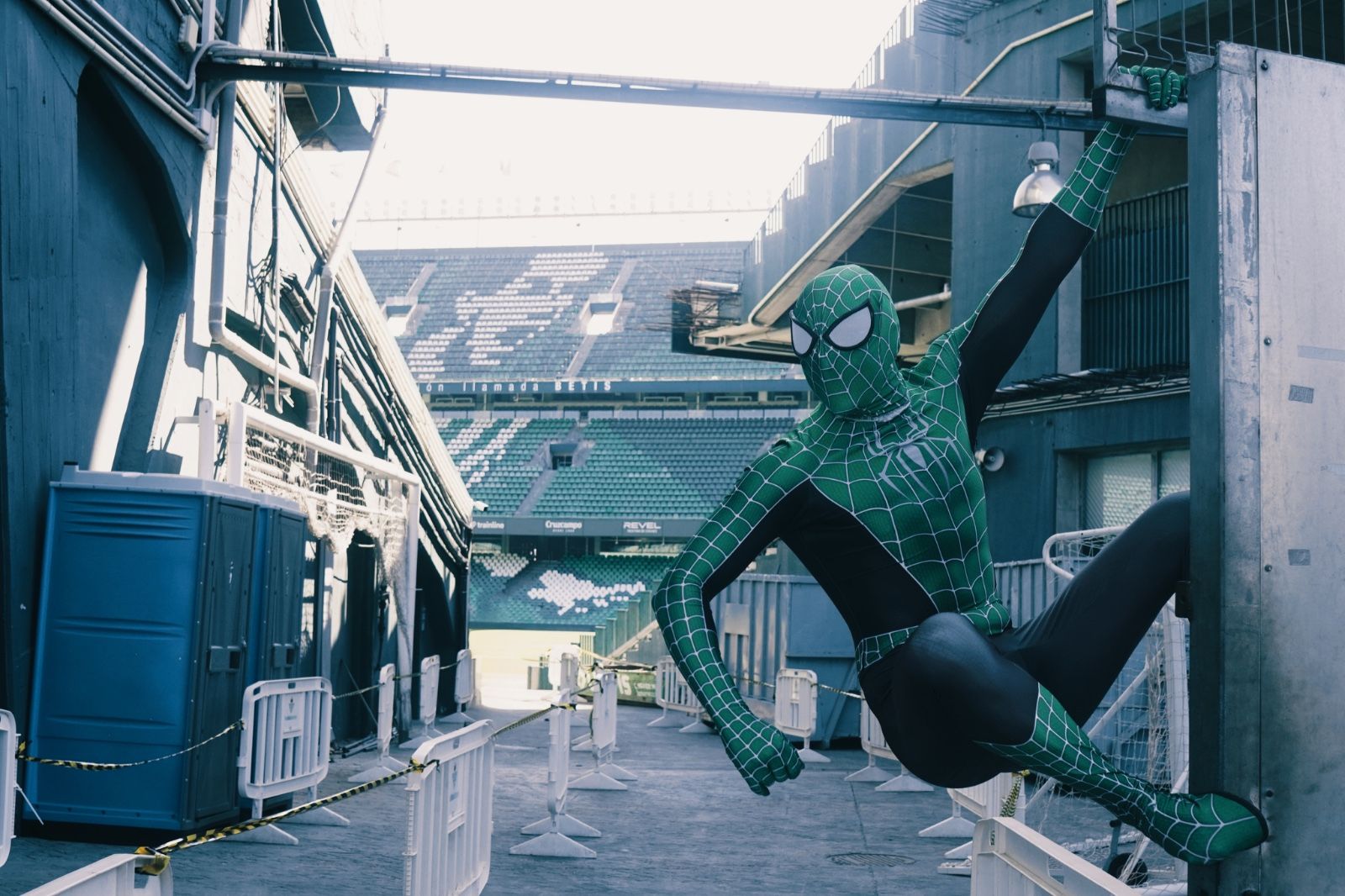 El Spiderman bético lo tiene claro: "Se sufre menos peleando contra el Doctor Octopus que siendo del Real Betis"