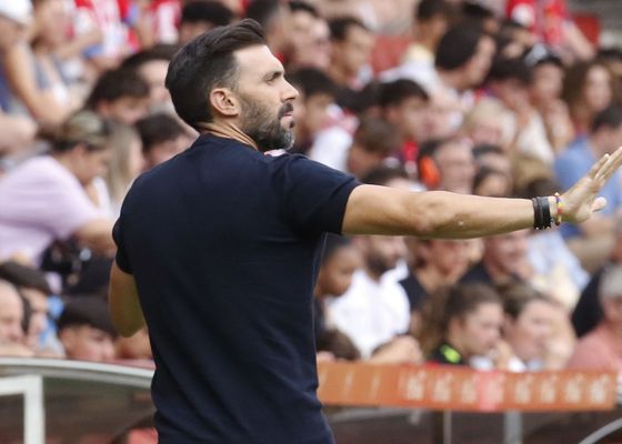 Eder Sarabia pierde, se molesta con la prensa y exige "respeto"