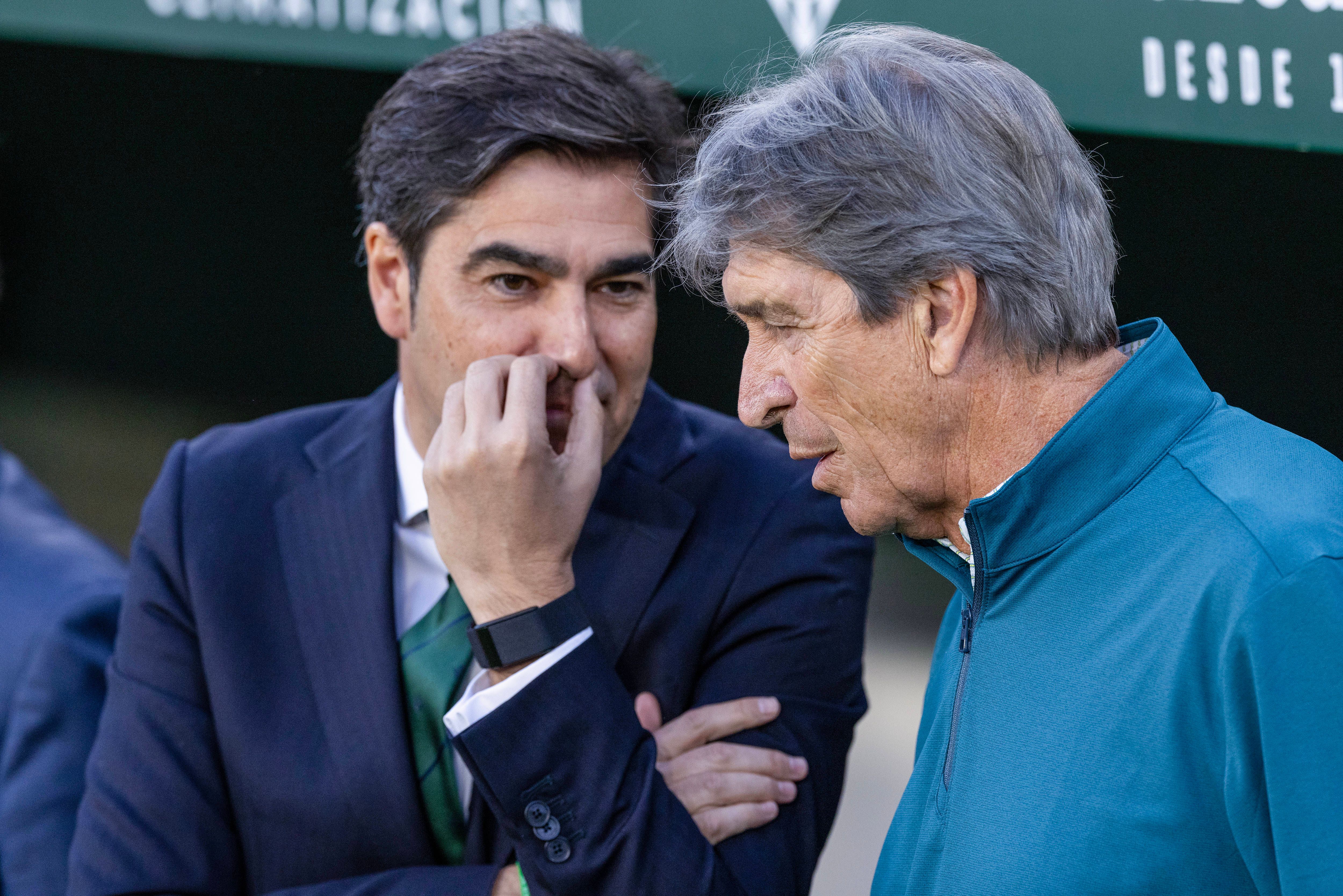 El presidente del Betis, Ángel Haro, saca el extintor en pleno incendio: "Hay que digerir el presente, el futuro ya llegará"