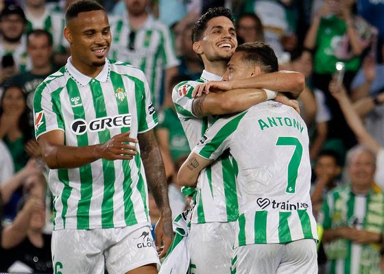 El Betis 'marca el primer gol' de la final 20 años después