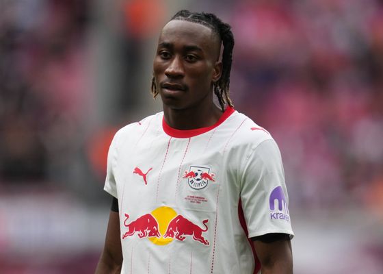 Yan Diomande desata una puja millonaria: PSG, Liverpool y Manchester United vigilan al nuevo diamante del Leipzig