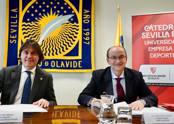 La Universidad Pablo de Olavide y el Sevilla FC renuevan su cátedra