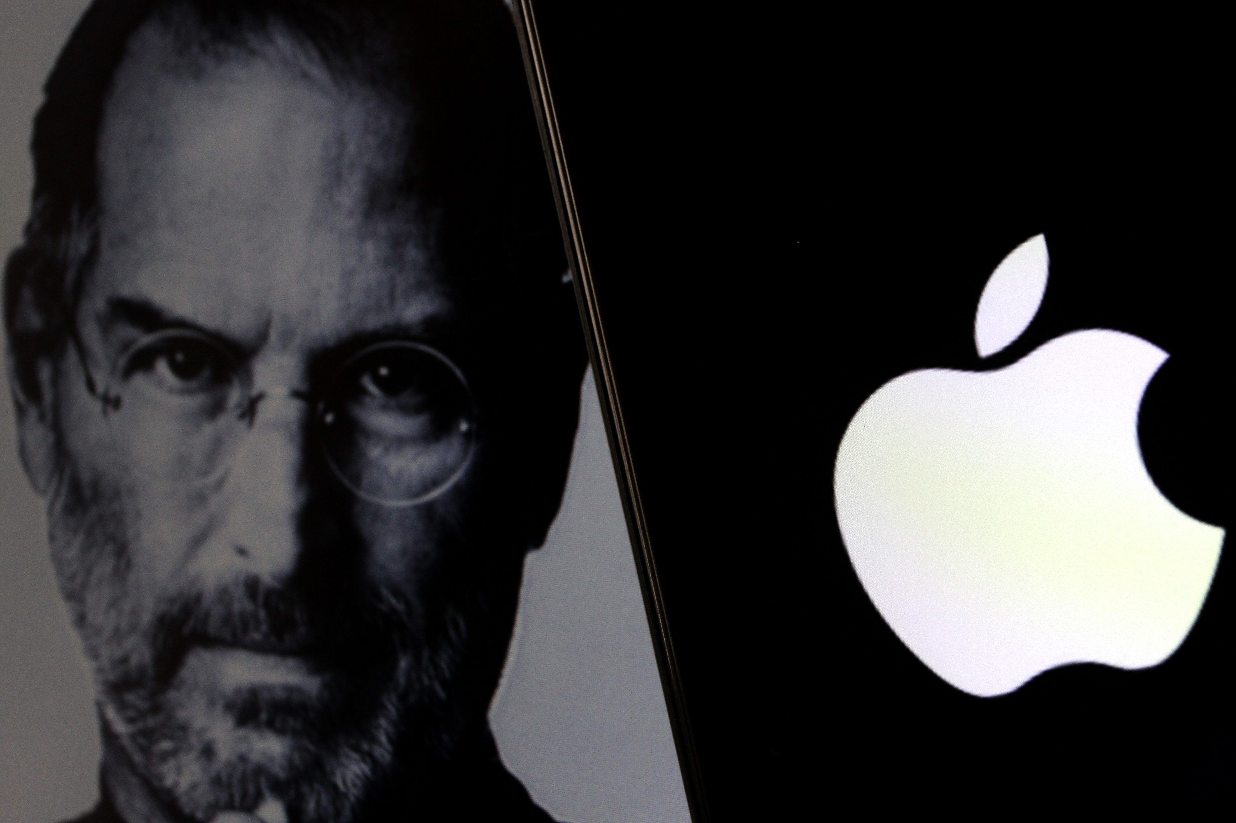 Steve Jobs, cofundador de Apple, se envió un email antes de morir: ''Fui incapaz de ayudarme a mí mismo a sobrevivir''