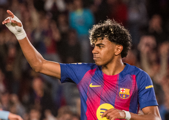 Lamine Yamal y Joao Cancelo, lesionados en una accidentada primera parte entre Barcelona y Celta de Vigo