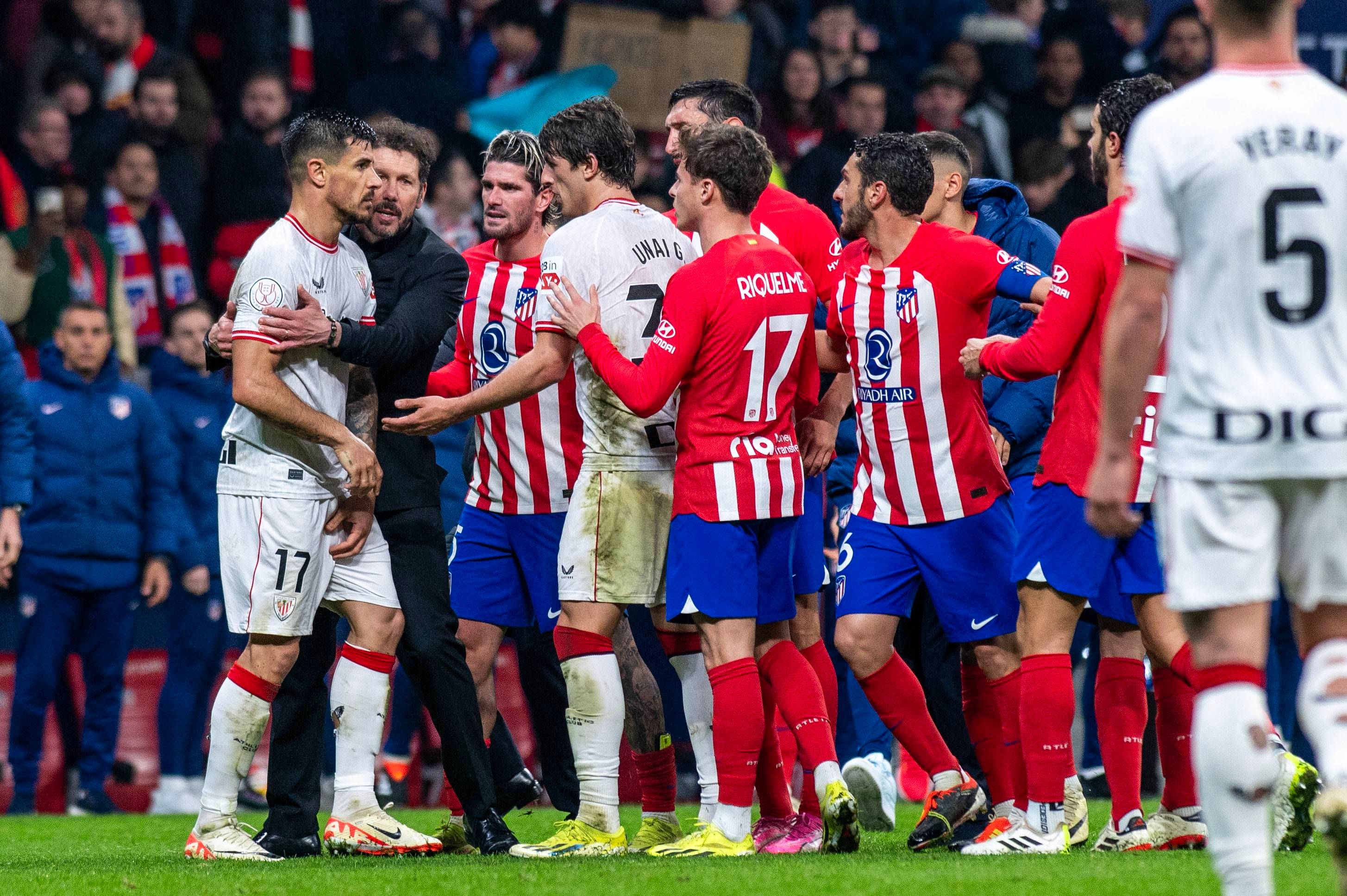 El intento de agresión de Simeone, el "bocachancla" de Yuri a De Paul... Lo que no se vio del Atlético - Athletic