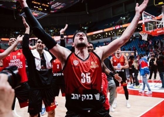 Covirán dice adiós a una de sus estrellas y el Baskonia pierde a Sedekerskis