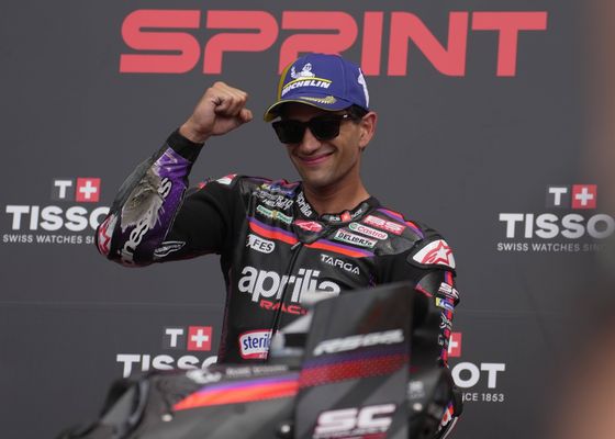 Marc Márquez la lía y Jorge Martín acaba líder del Mundial
