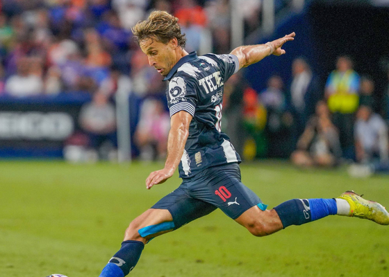 La idea del Racing de Santander con Sergio Canales: "Si el club tiene una mínima opción de traerlo, va a ir a muerte a por ello"