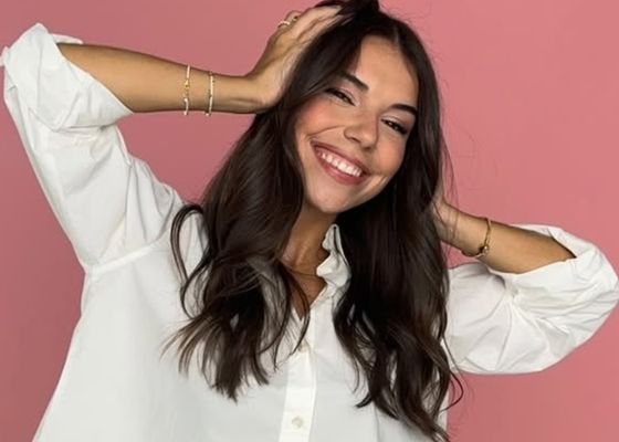 Elena Gortari se pasa de tono en la Feria de Sevilla
