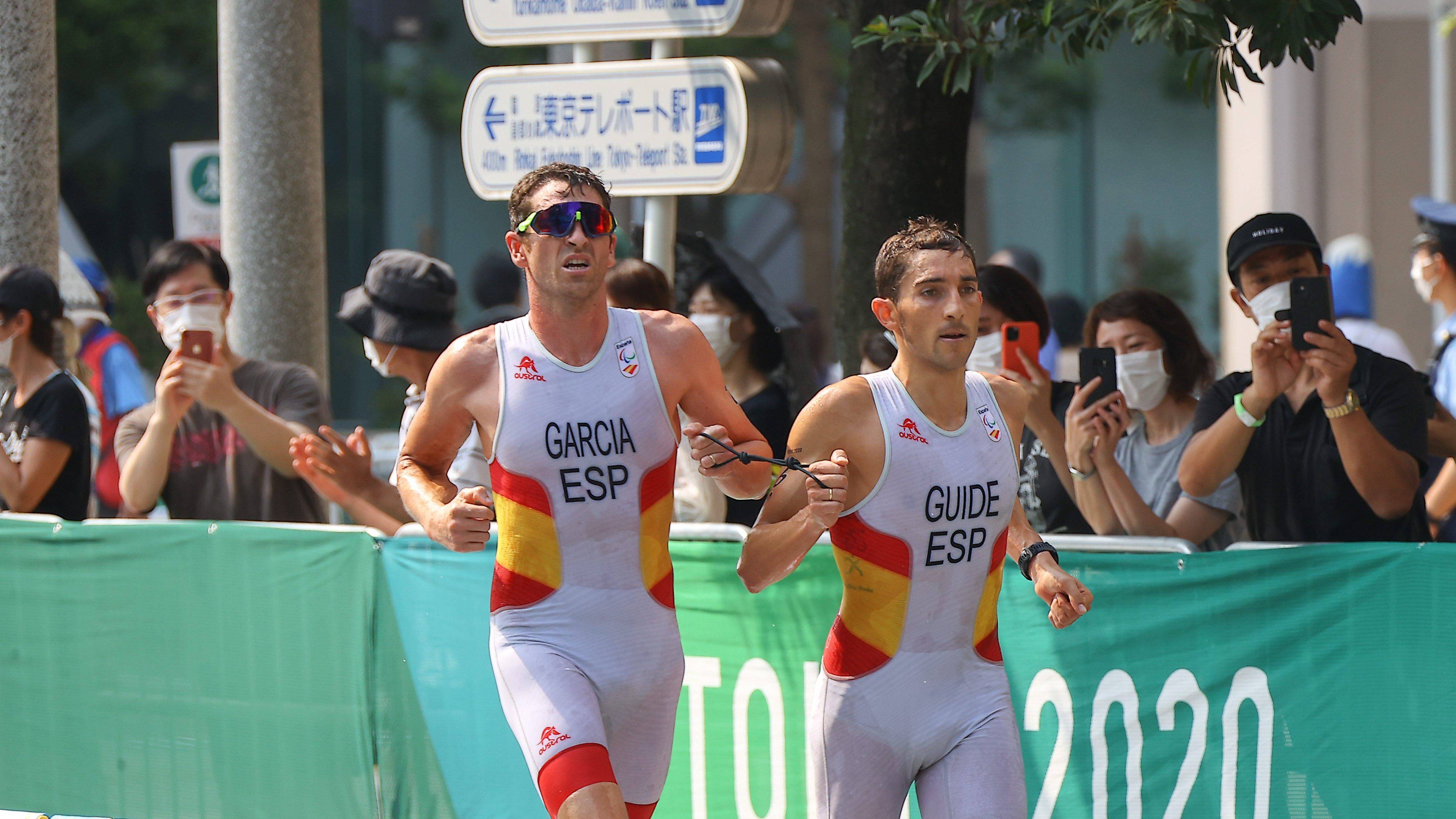 Las aguas del Sena retrasan el triatlçon olímpico