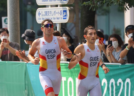 Las aguas del Sena retrasan el triatlçon olímpico