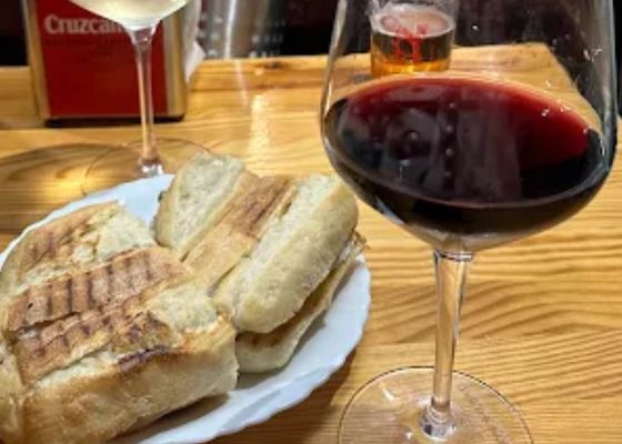 Un famoso bar de Sevilla se traspasa, recetas secretas incluidas