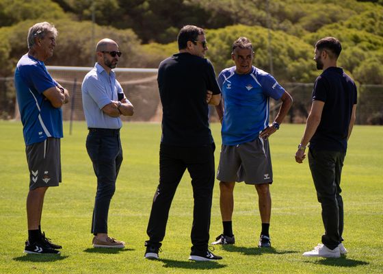 Un ninguno, el 'Pupas' y las anchas espaldas de los Manueles (Pellegrini y Fajardo)