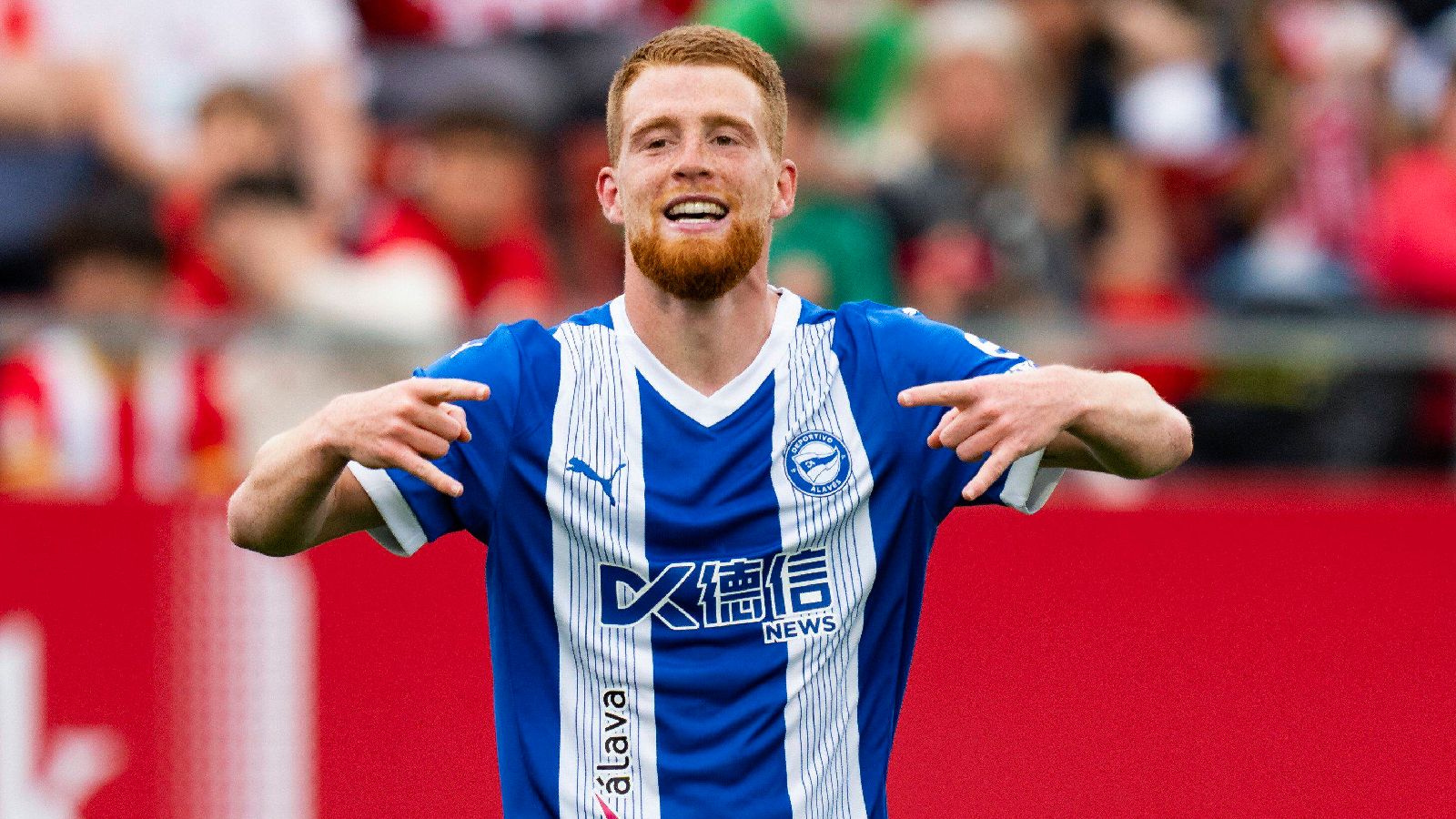 El Ajax entra en la puja por Carlos Vicente y agita el mercado del Alavés