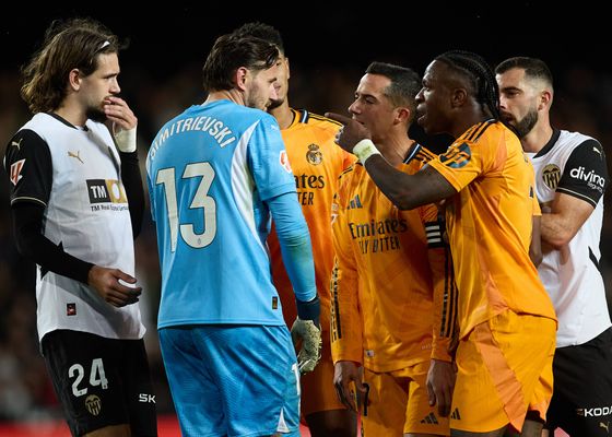 La Liga se pronuncia ante los insultos a Vinicius Jr.