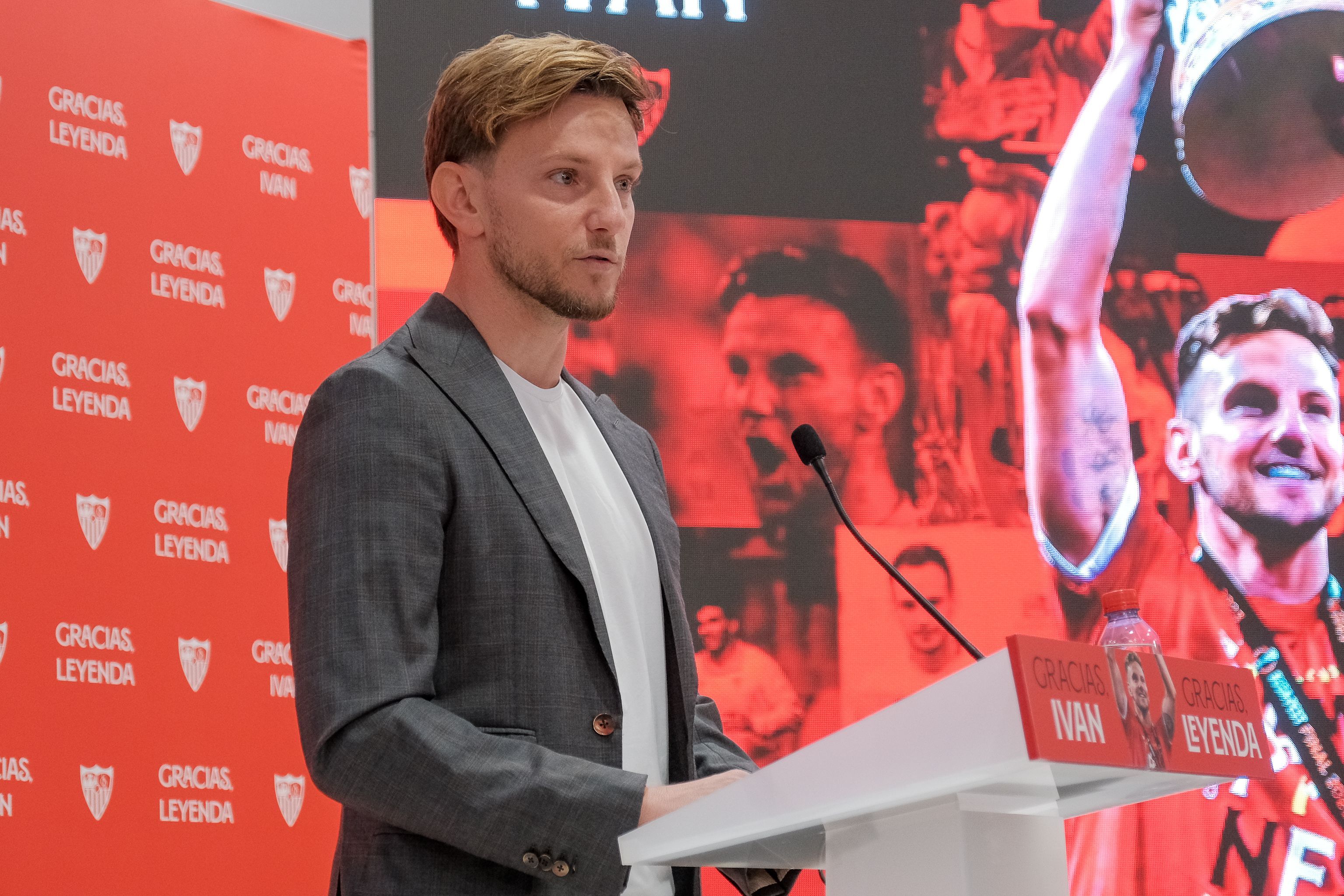 “Con Rakitic se ha sido muy injusto"