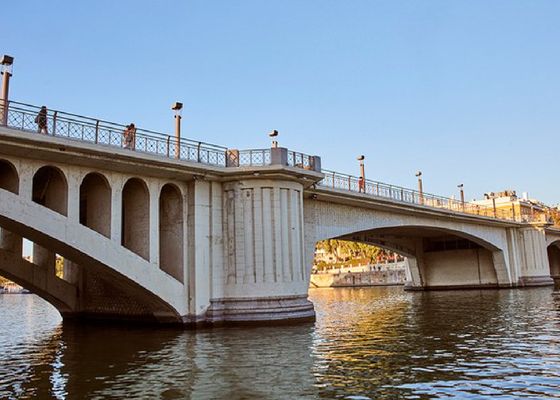 El entoldado de Sevilla sumará el puente de San Telmo y tres calles nuevas a partir de 2026