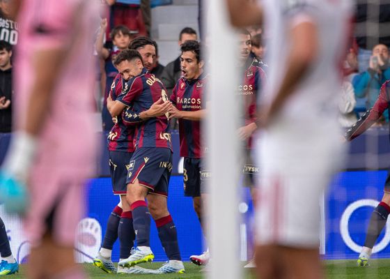 Levante 2-0 Sevilla: Iván Romero apuntilla y el 'lobo' ha venido